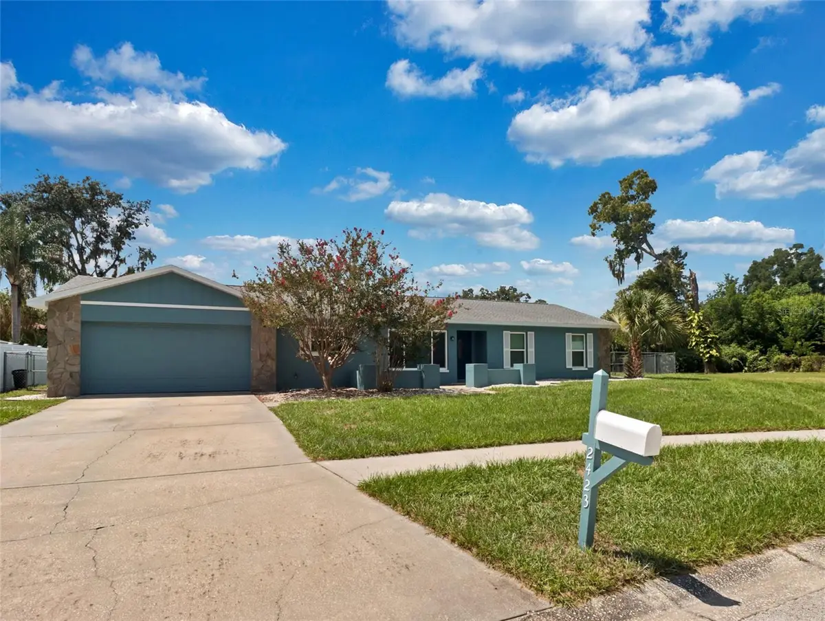 2423 Buckhorn Manor Drive, Valrico, FL 33594 - #1