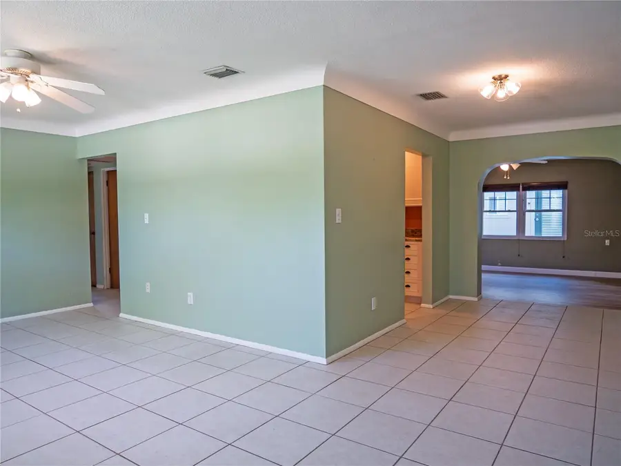 6724 17th Lane N, Saint Petersburg, FL 33702 - #3