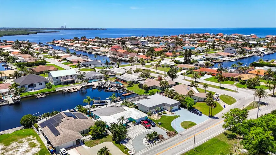 3516 Floramar Terrace, New Port Richey, FL 34652 - #3