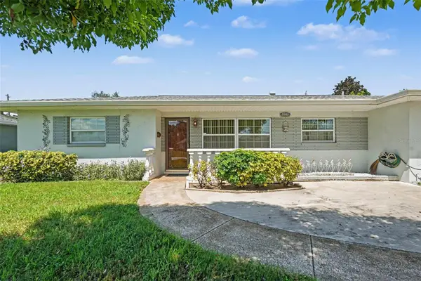 8948 108th Street N, SEMINOLE, FL 33772
