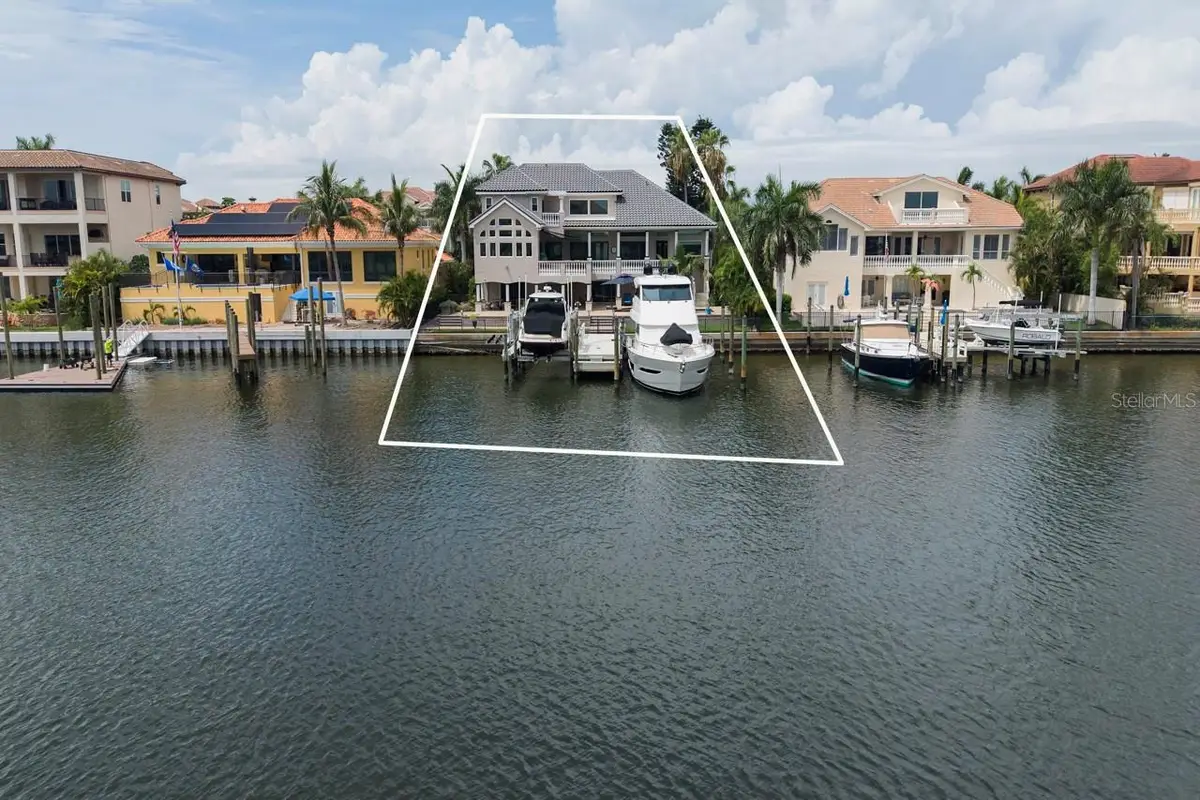 6113 Pasadena Point Boulevard, Gulfport, FL 33707 - #1
