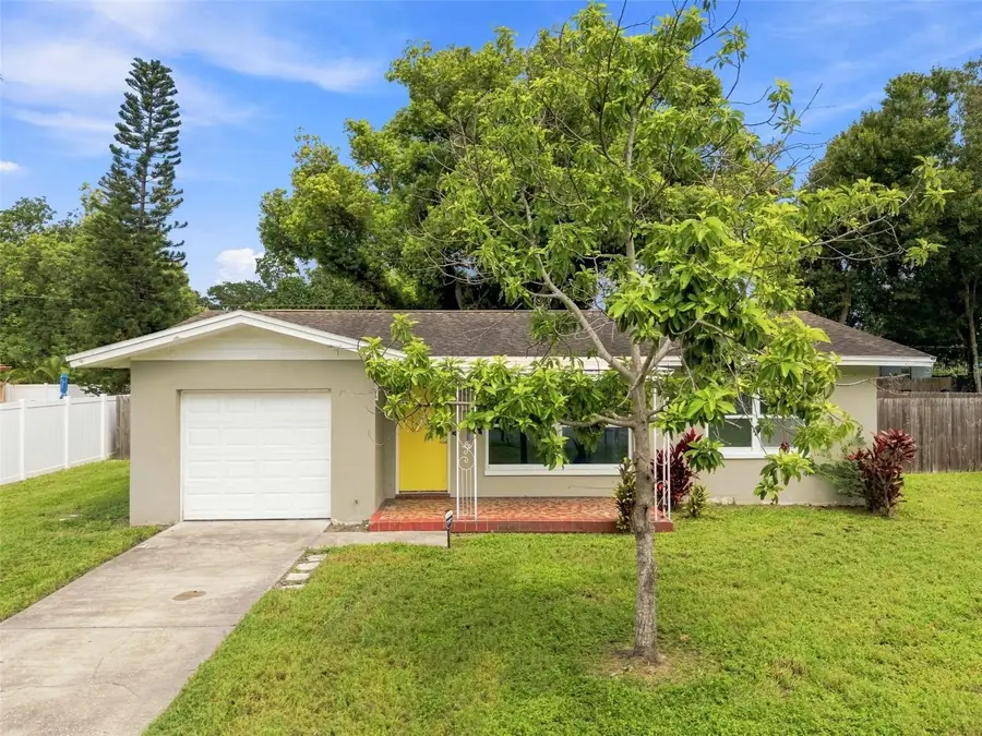 610 12th Street Nw, Largo, FL 33770 - #2