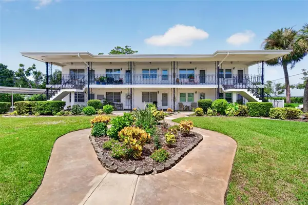138 36th Avenue N #208 W, ST PETERSBURG, FL 33704