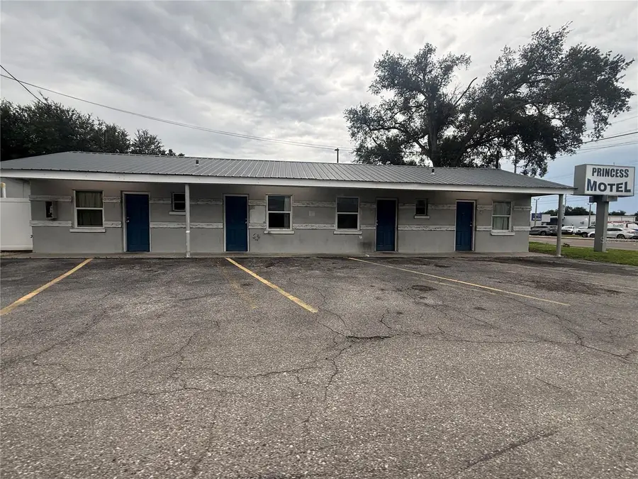 6435 W Hillsborough Avenue, Tampa, FL 33634 - #3