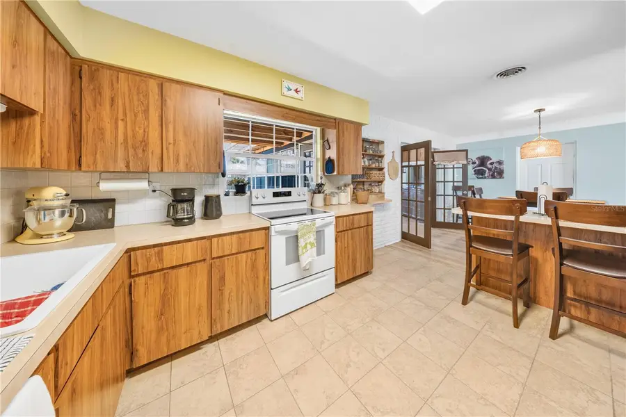 5920 49th Avenue N, Kenneth City, FL 33709 - #3