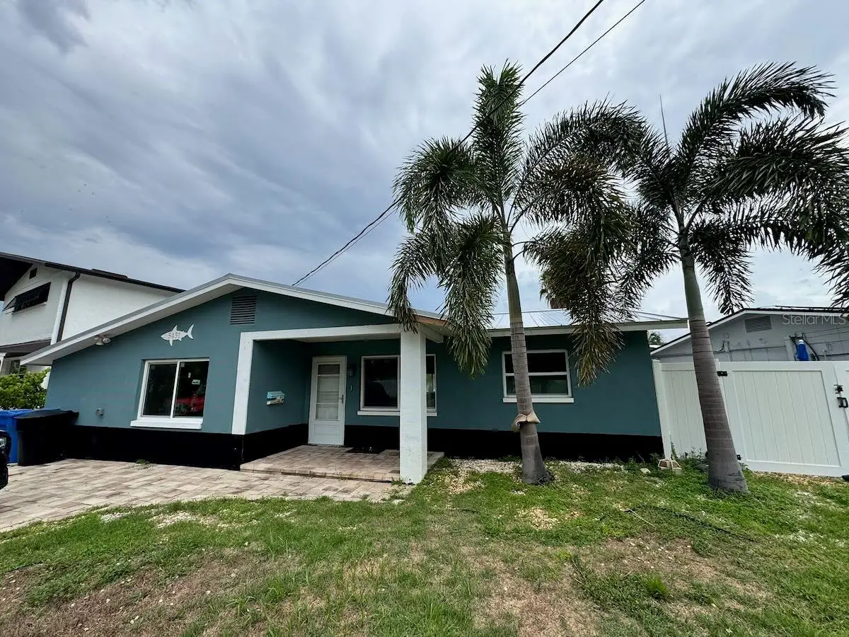 5451 Bayou Grande Boulevard Ne, Saint Petersburg, FL 33703 - #1