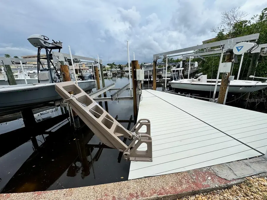 5451 Bayou Grande Boulevard Ne, Saint Petersburg, FL 33703 - #2