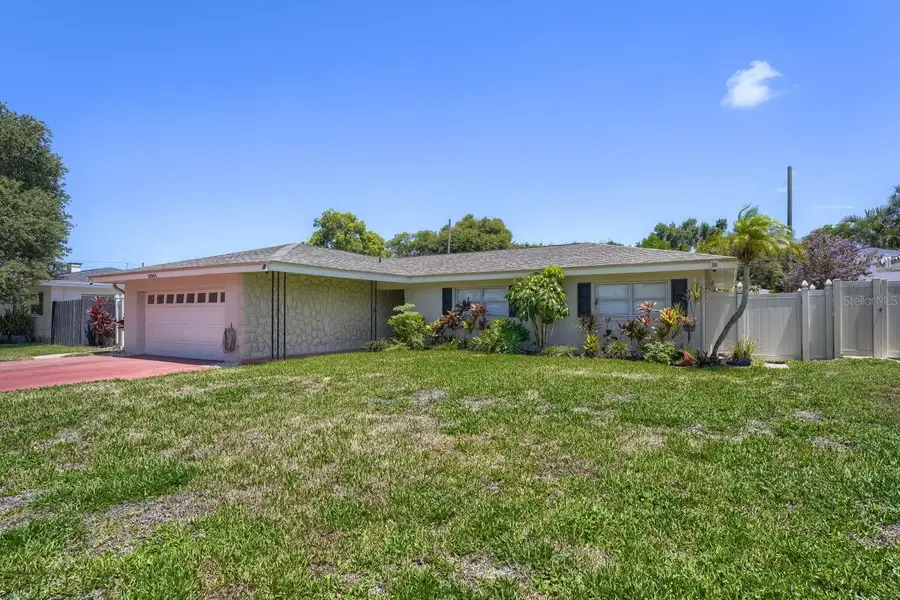 13931 Dominica Drive, Seminole, FL 33776 - #3