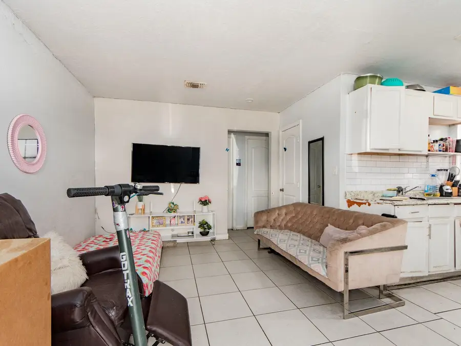 2532 W Walnut Street, Tampa, FL 33607 - #3