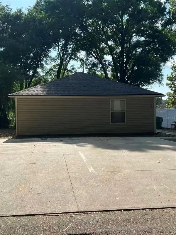 4933 5th Street, ZEPHYRHILLS, FL 33542