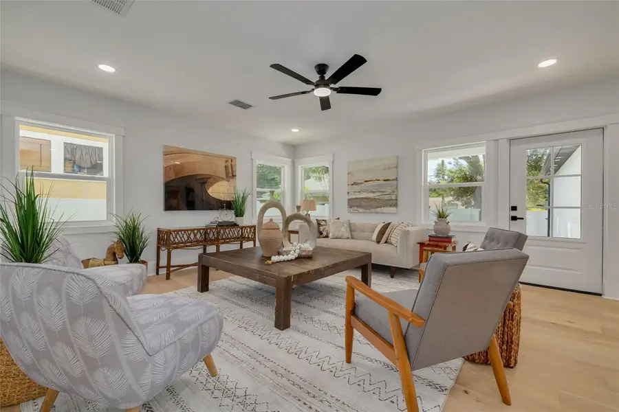 1426 15th Street N, Saint Petersburg, FL 33704 - #2
