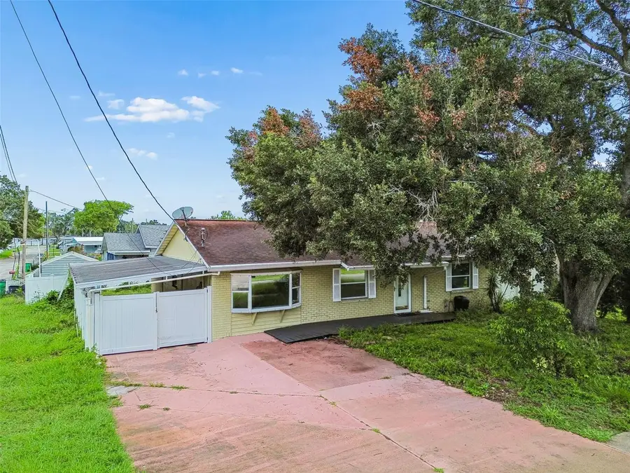 38621 North Avenue, Zephyrhills, FL 33542 - #3
