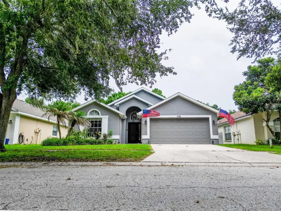 5720 Hawklake Rd, Lithia, FL 33547 - #2