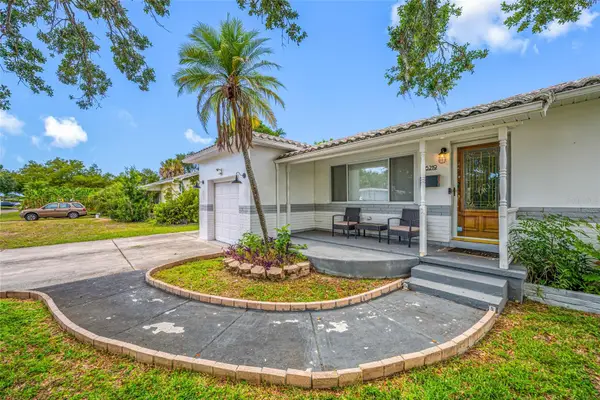 6219 Hampton Drive N, ST PETERSBURG, FL 33710