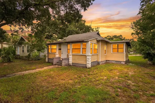 1521 12th Street S, ST PETERSBURG, FL 33705