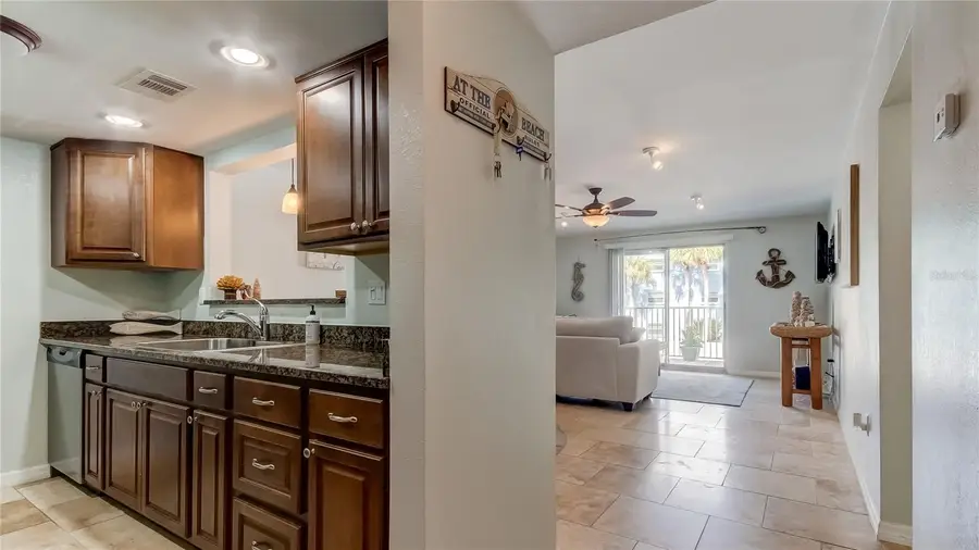 464 N Paula Drive #211, Dunedin, FL 34698 - #3