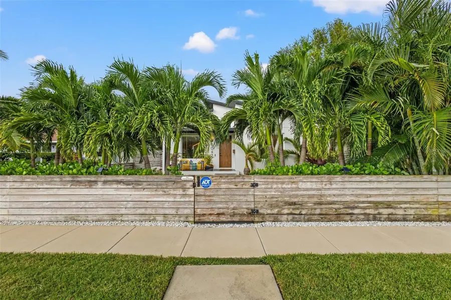 4043 7th Avenue N, Saint Petersburg, FL 33713 - #2