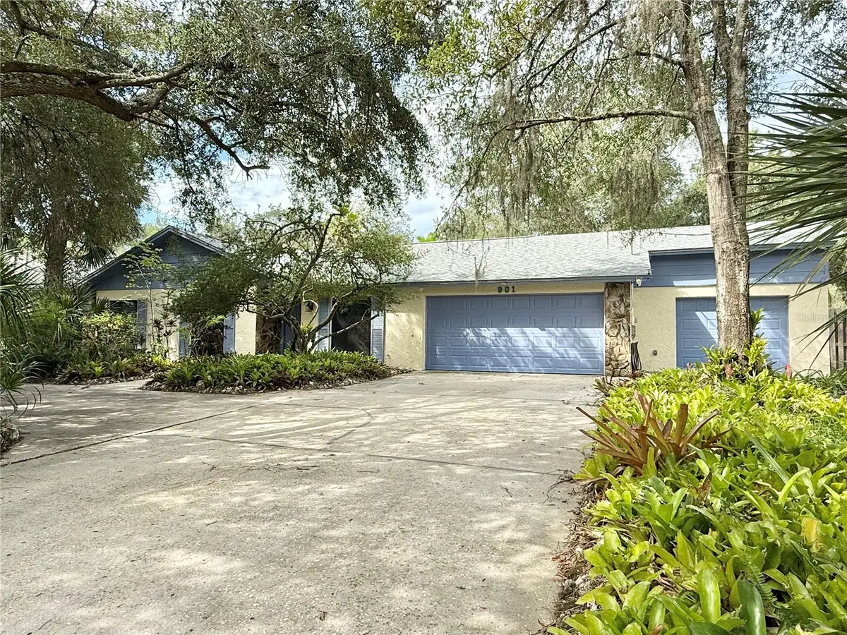 901 W River Drive, Temple Terrace, FL 33617 - #1
