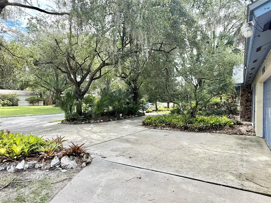 901 W River Drive, Temple Terrace, FL 33617 - #2