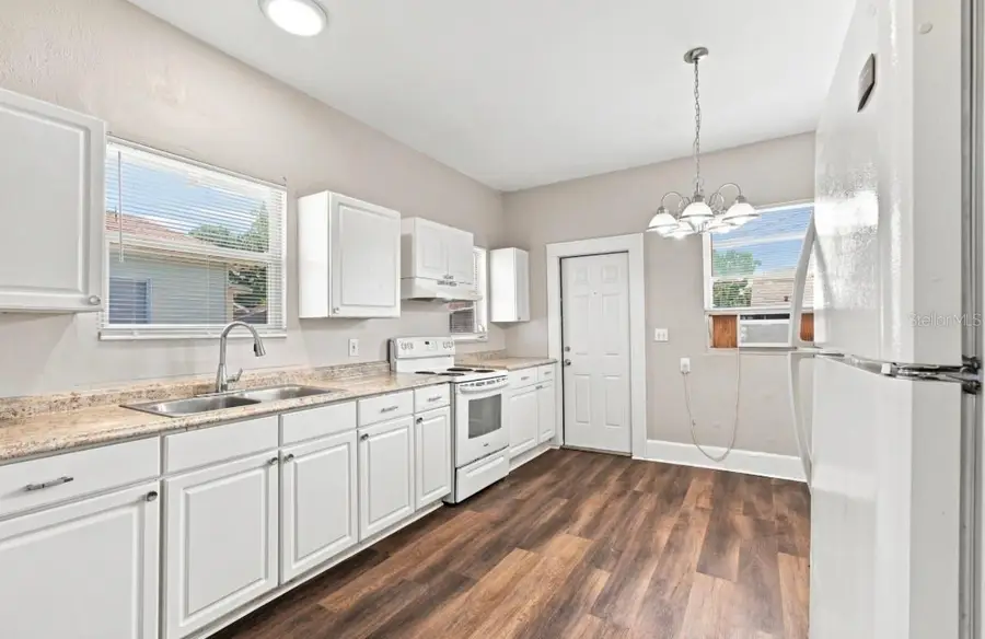 1140 10th Avenue S, Saint Petersburg, FL 33705 - #3
