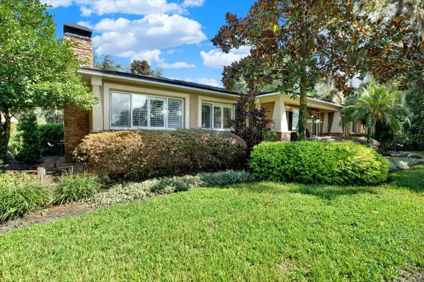 302 Belle Terre Avenue, TEMPLE TERRACE, FL 33617