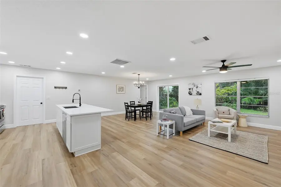 817 Ambassador Loop, Tampa, FL 33613 - #3