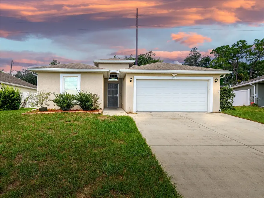 37154 Highland Bluff Circle, Dade City, FL 33523 - #2