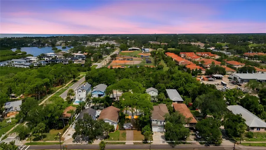 839 Florida Avenue, Palm Harbor, FL 34683 - #2