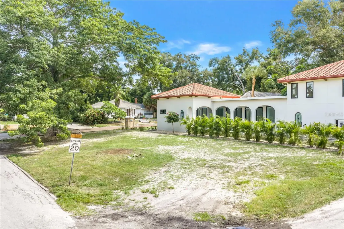 1949 5th Street N, Saint Petersburg, FL 33704 - #1