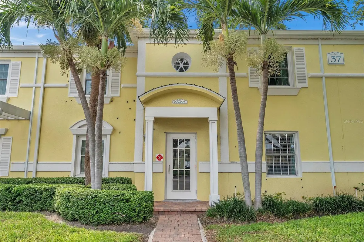 5257 Beach Drive Se #D, Saint Petersburg, FL 33705 - #1