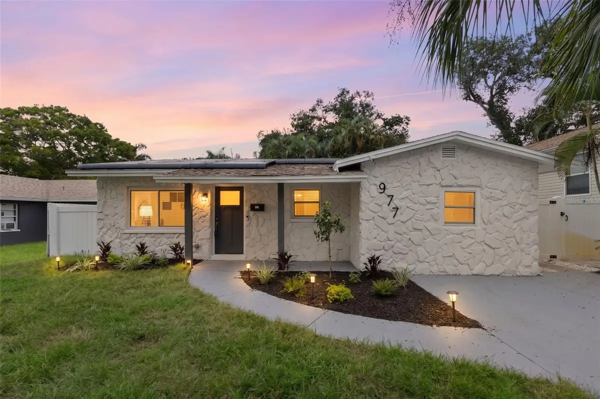 977 27th Avenue S, Saint Petersburg, FL 33705 - #1