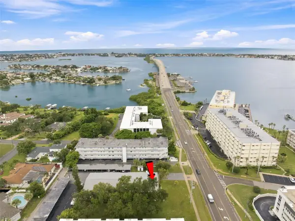 2950 W Bay Drive #B1, BELLEAIR BLUFFS, FL 33770