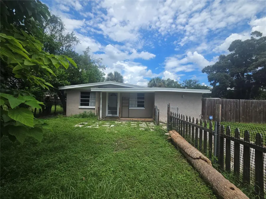 916 E 123rd Avenue, Tampa, FL 33612 - #2
