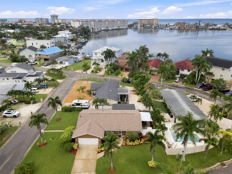 28 Wall Terrace, Redington Shores, FL 33708 - #2