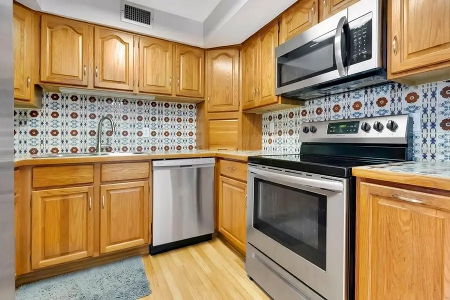 7400 36th Avenue N, Saint Petersburg, FL 33710 - #2