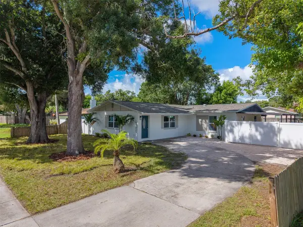 8122 Lark Street, SEMINOLE, FL 33777