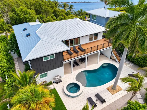 405 28th Street, HOLMES BEACH, FL 34217