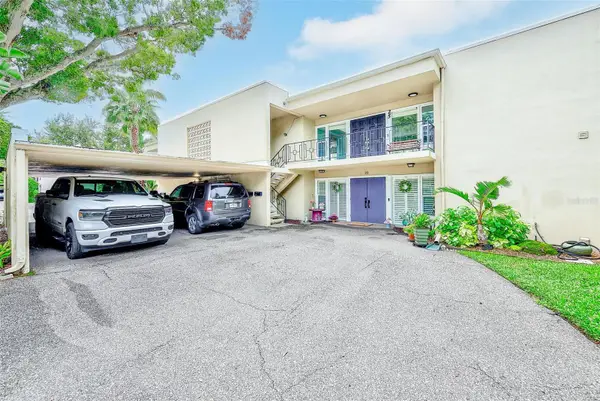 25 Country Club Drive, LARGO, FL 33771