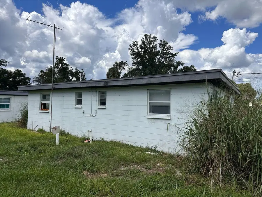 906 E 123rd Avenue, Tampa, FL 33612 - #2