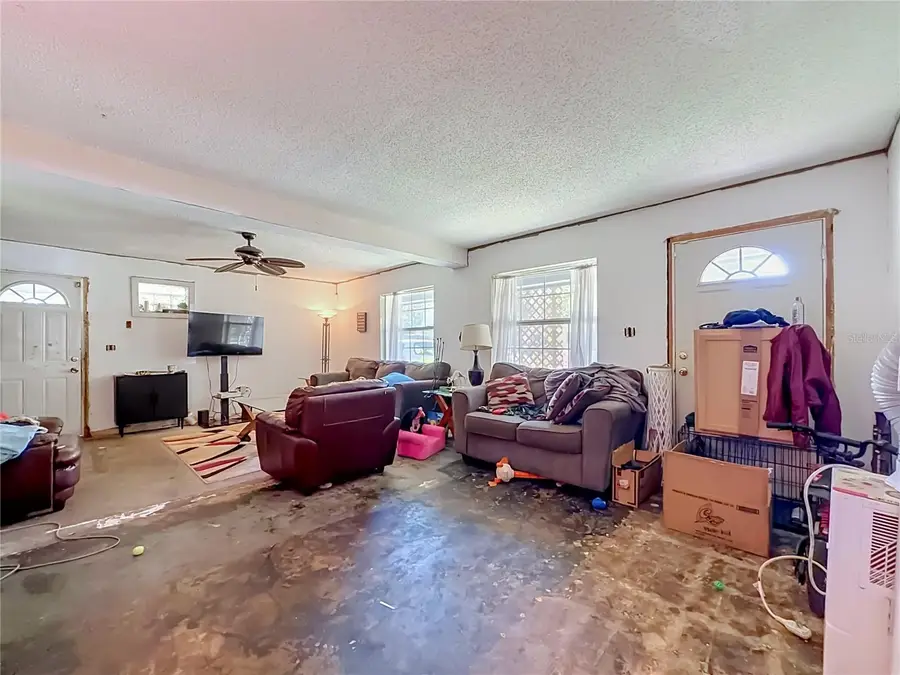 3995 Poinsettia Avenue, Mount Dora, FL 32757 - #3