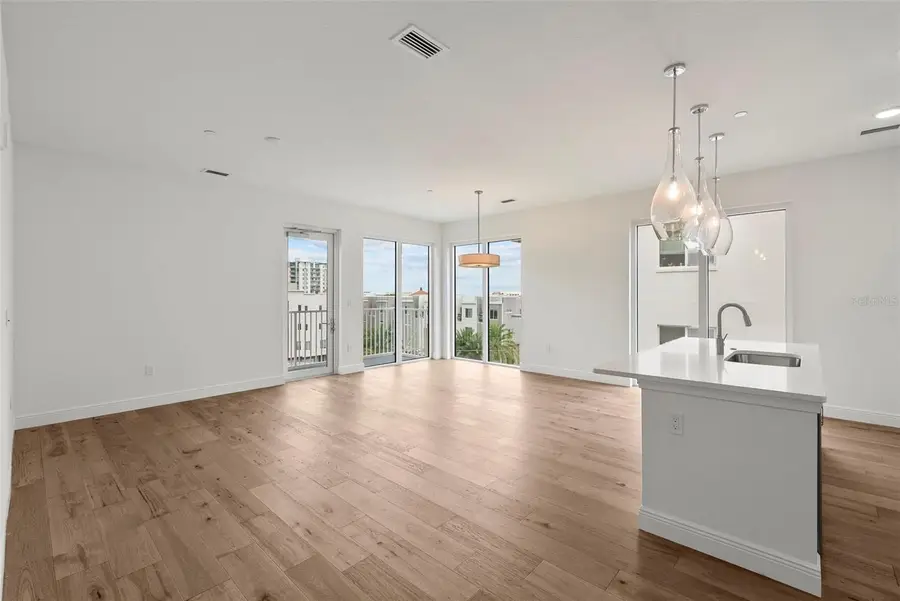 600 3rd Avenue S #406, Saint Petersburg, FL 33701 - #2