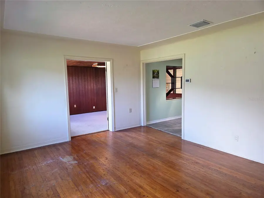 6044 Burlington Avenue N, Saint Petersburg, FL 33710 - #3