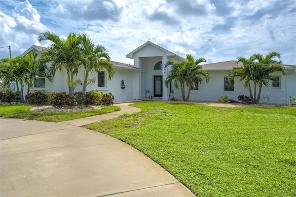 201 Driftwood Lane, LARGO, FL 33770