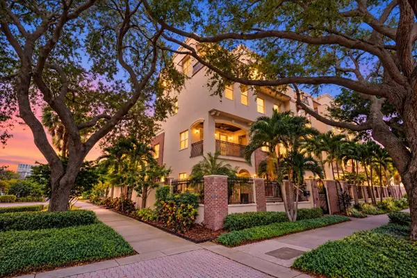 500 Beach Drive Ne, ST PETERSBURG, FL 33701