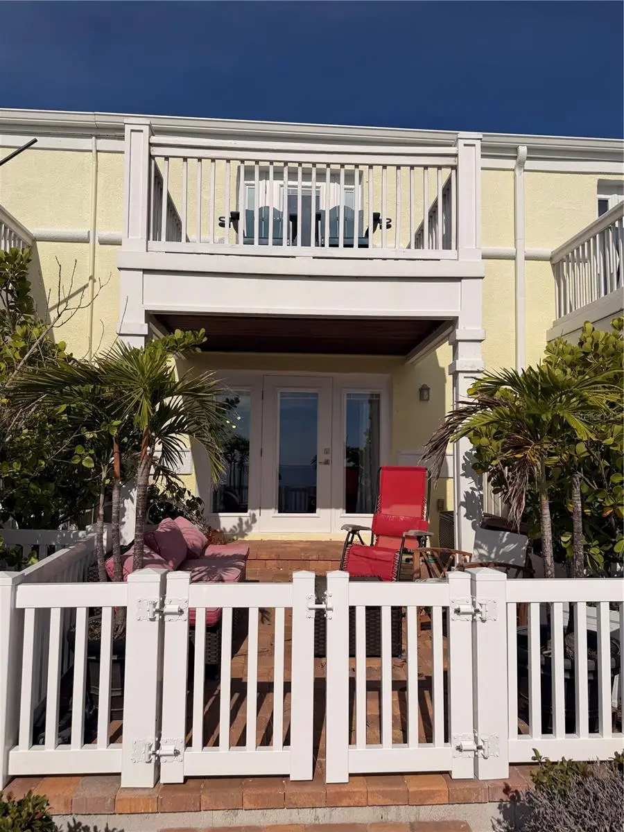5050 Coquina Key Drive Se, Saint Petersburg, FL 33705 - #2