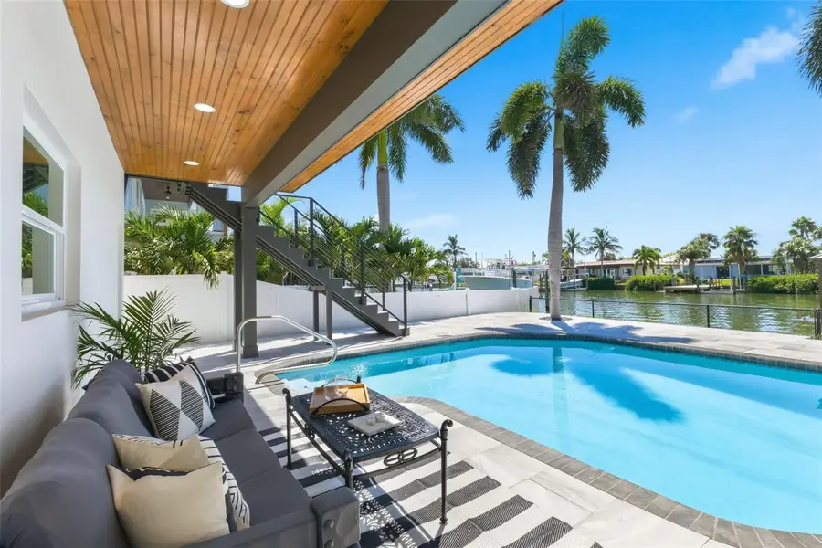 7870 Causeway Boulevard S, Saint Petersburg, FL 33707 - #2