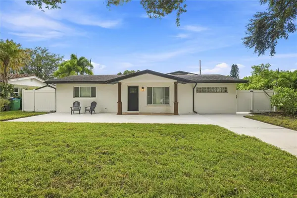 8582 119th Street, SEMINOLE, FL 33772