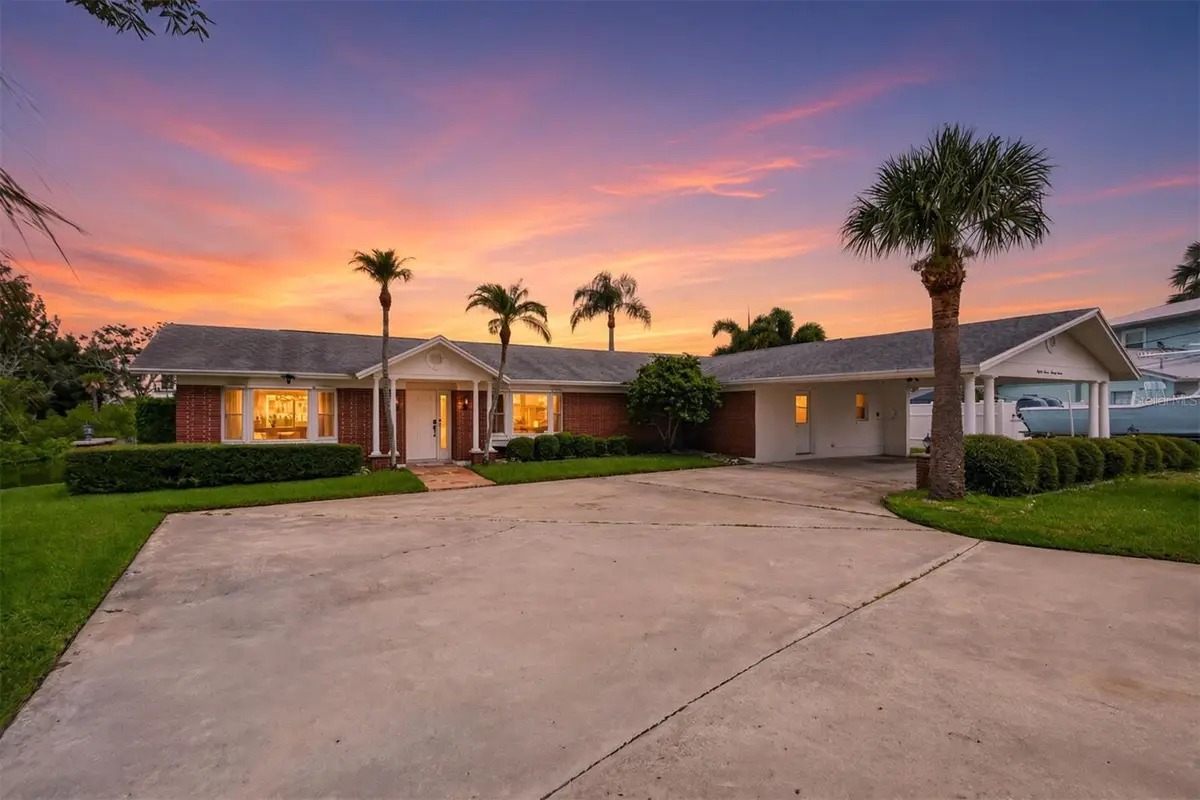 8727 Bay Crest Lane, Tampa, FL 33615 - #1
