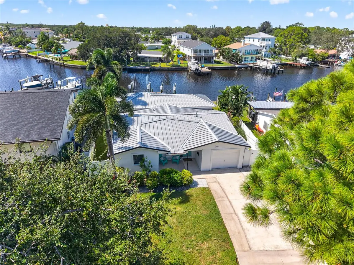 209 Tallahassee Drive Ne, Saint Petersburg, FL 33702 - #1