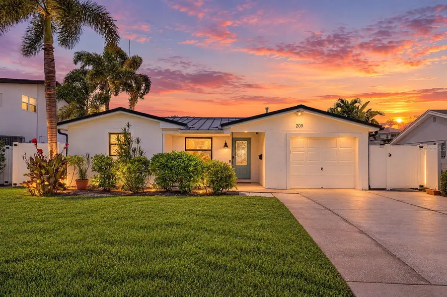 209 Tallahassee Drive Ne, Saint Petersburg, FL 33702 - #2